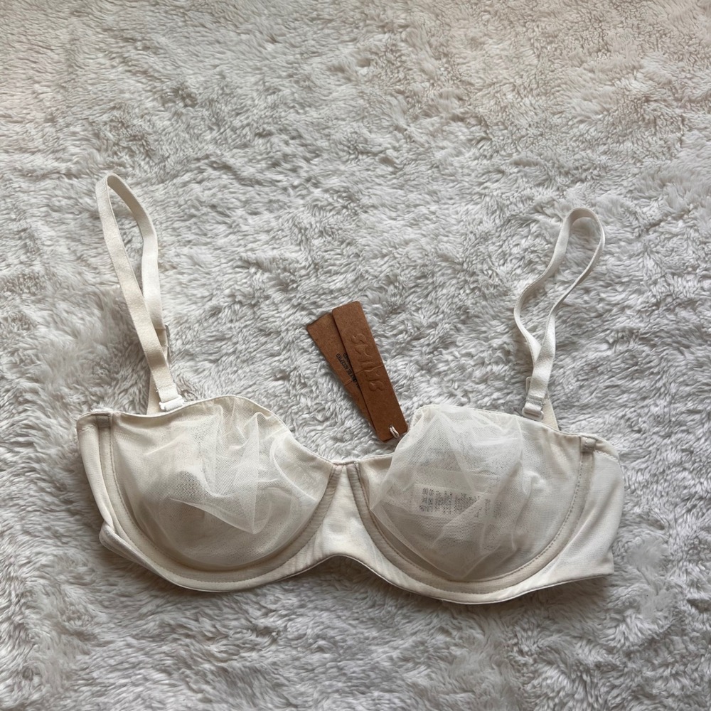 Skims Ultra Fine Mesh Strapless Bra Marble Off White Size 30D BR-UWR-2209 NWT
